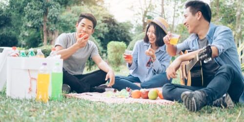shutterstock_1015041760 a group of people talk about how kaizen can help your recovery